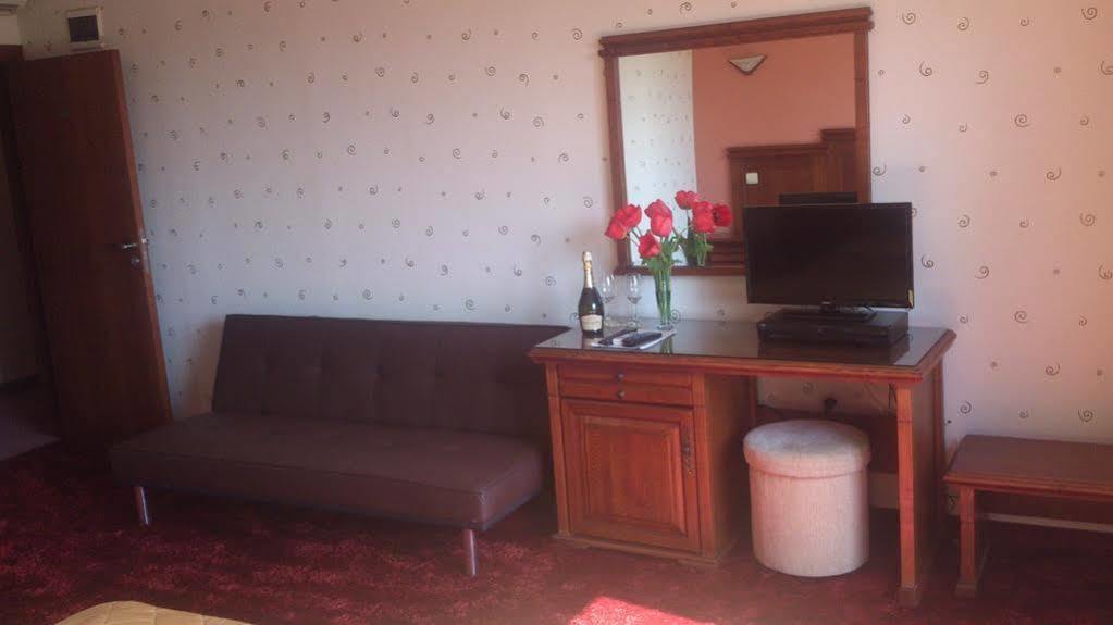 Boliari Hotel Veliko Turnovo Bagian luar foto