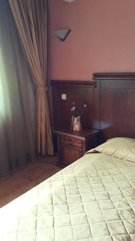 Boliari Hotel Veliko Turnovo Bagian luar foto